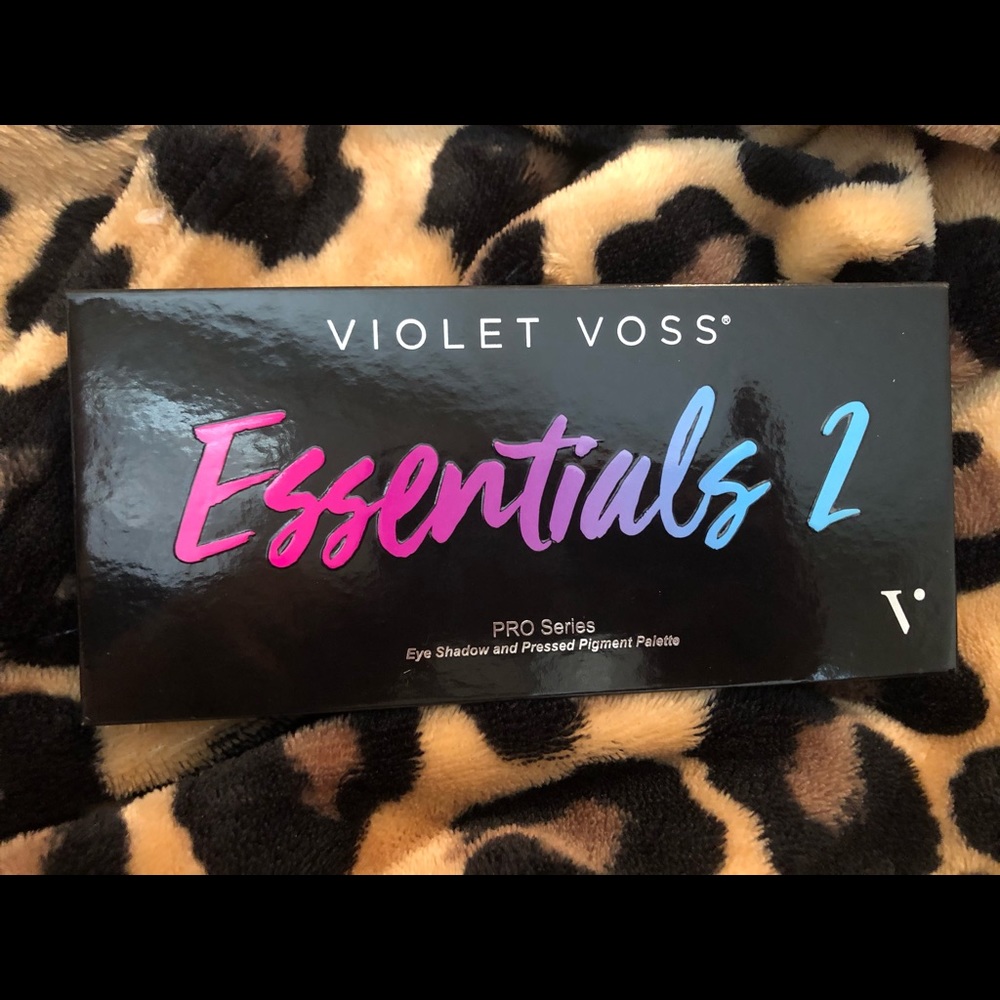 Essentials 2 by Violet Voss Eyeshadow palette